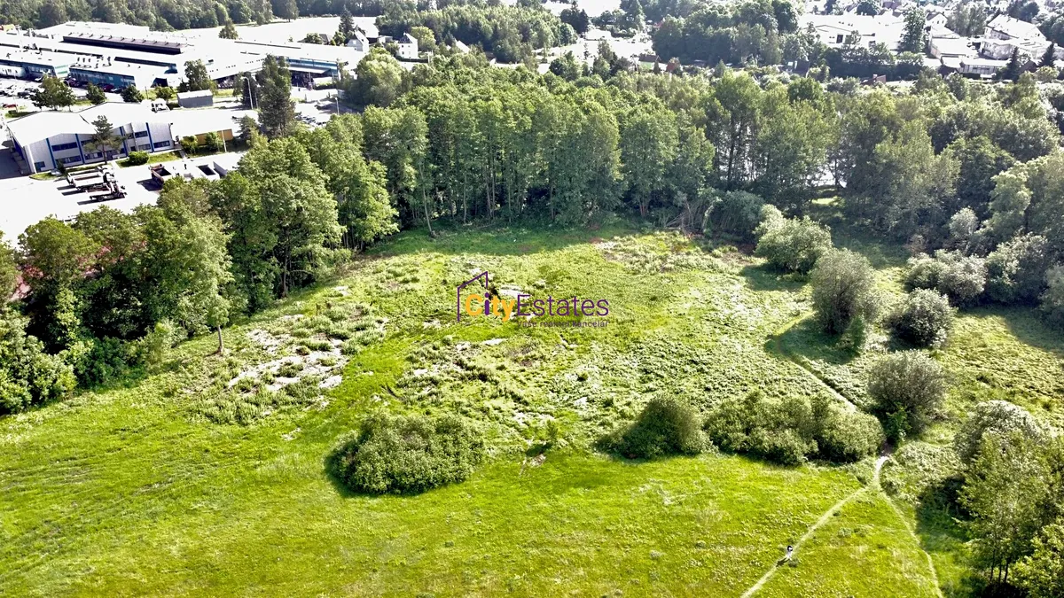 Prodej komerčního pozemku 8756 m²